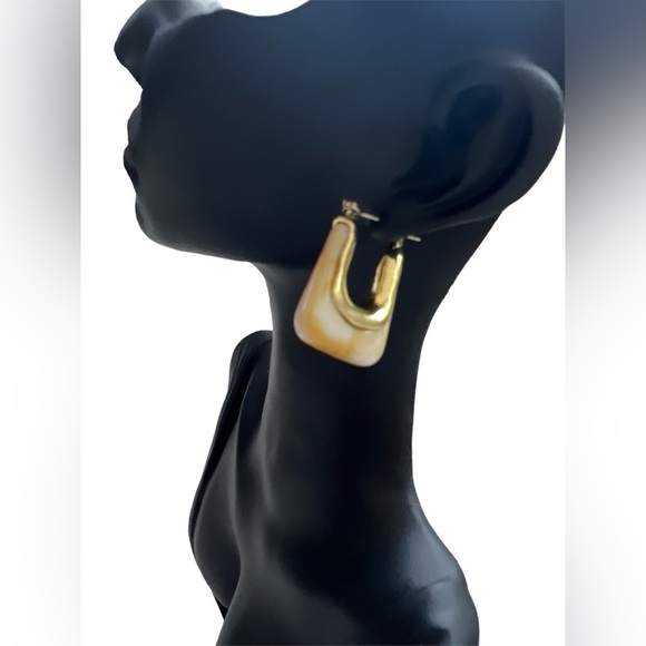 Beige Square hoop earrings - Picture 2 of 4